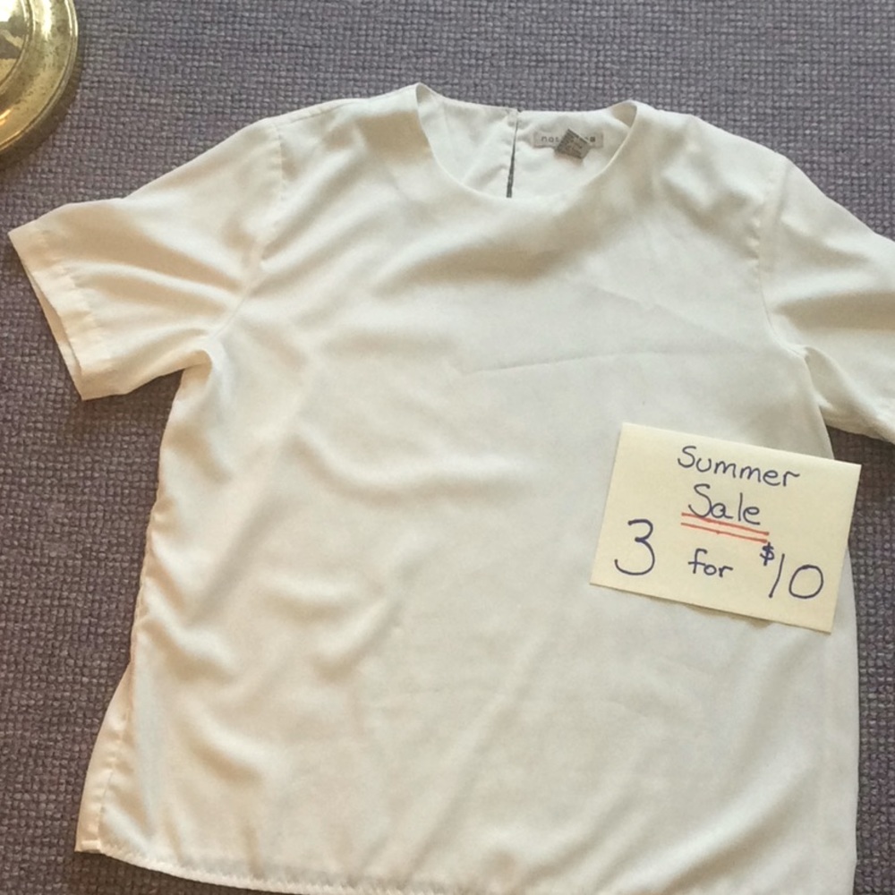 Short sleeve woven white top